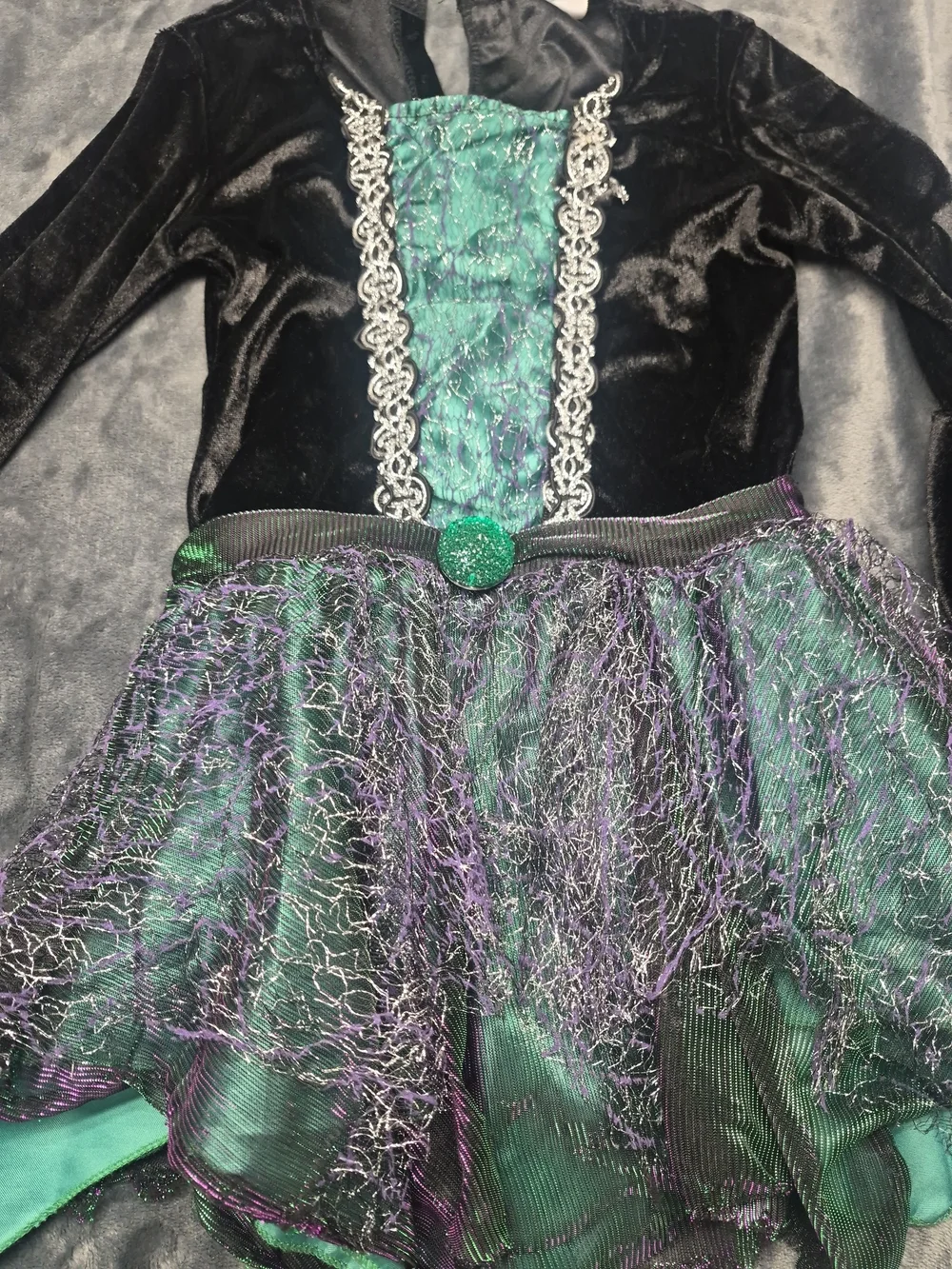 Spirit Halloween JADE ENCHANTRESS Witch Costume Dress Child Size Small 4-6 - Picture 4 of 7